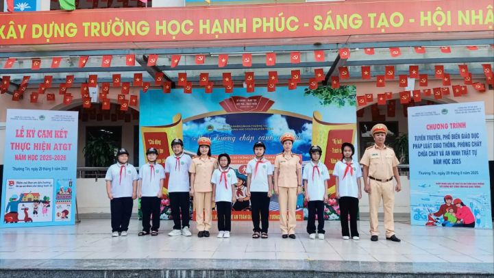 CSGT Hà Nội liên tiếp đột xuất kiểm tra bãi xe trường học